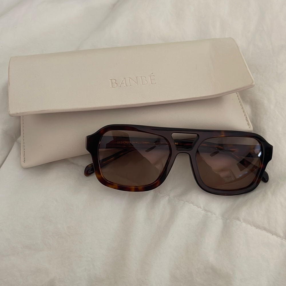 Banbe Tortoise shell sunglasses